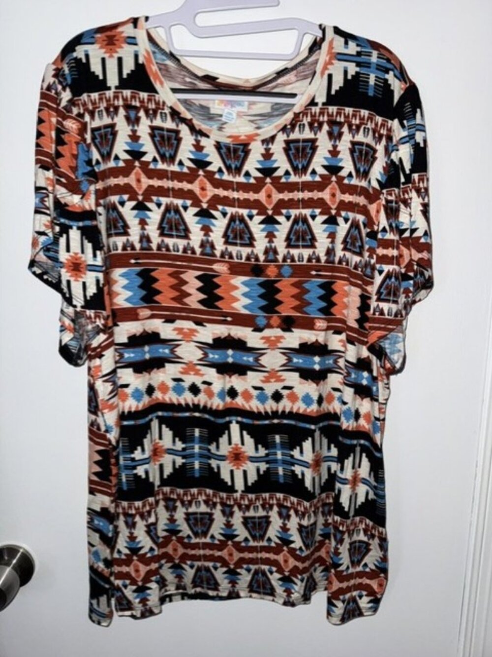 NWT LuLaRoe Olive Top 2XL Southwestern Geometric Tribal Print Short Sleeve Tee